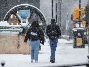 英国气象局预测气温骤降摄氏2度，降雪将达18英寸